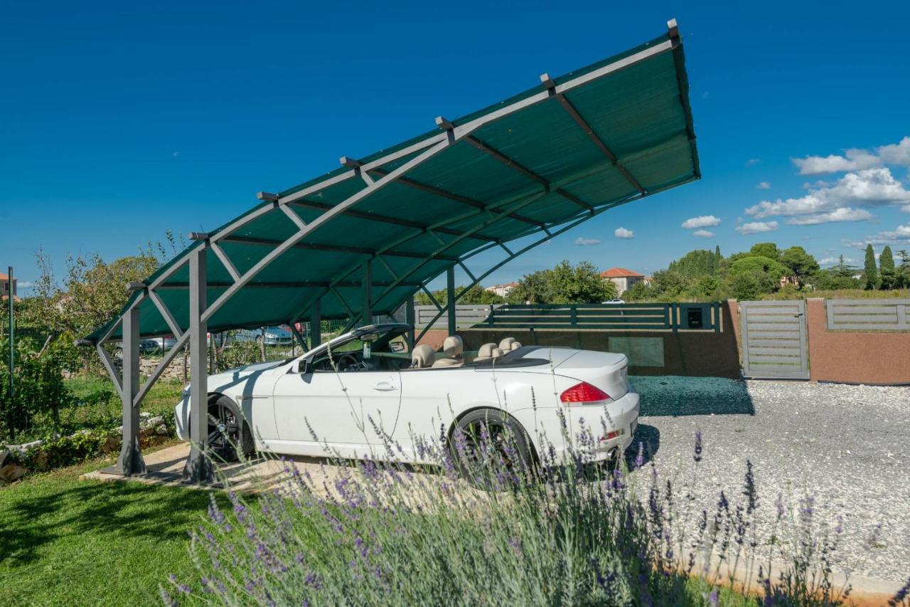 Bobo Family House With Pool Villa Воднян Екстериор снимка