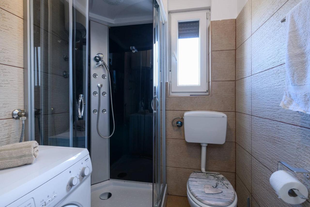 Bobo Family House With Pool Villa Воднян Екстериор снимка