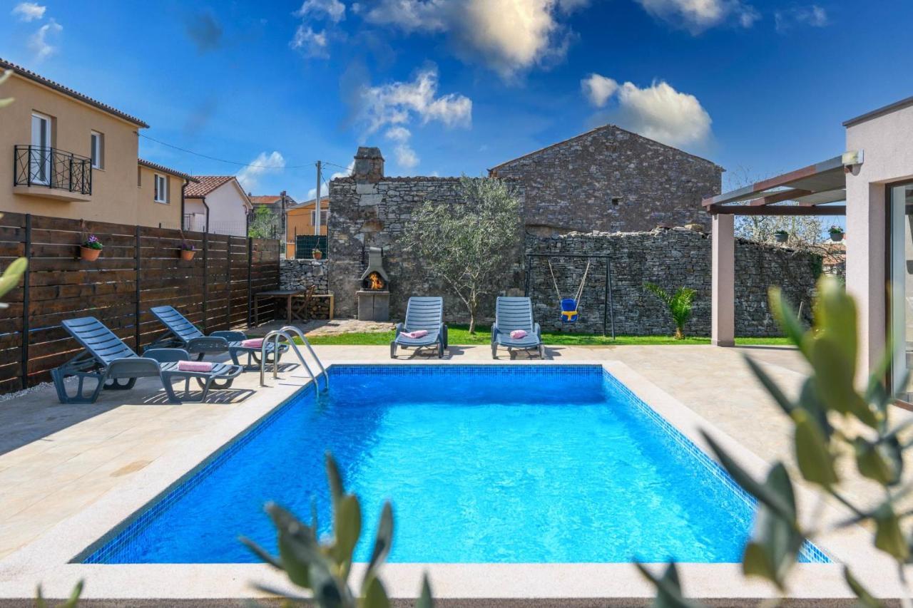 Bobo Family House With Pool Villa Воднян Екстериор снимка
