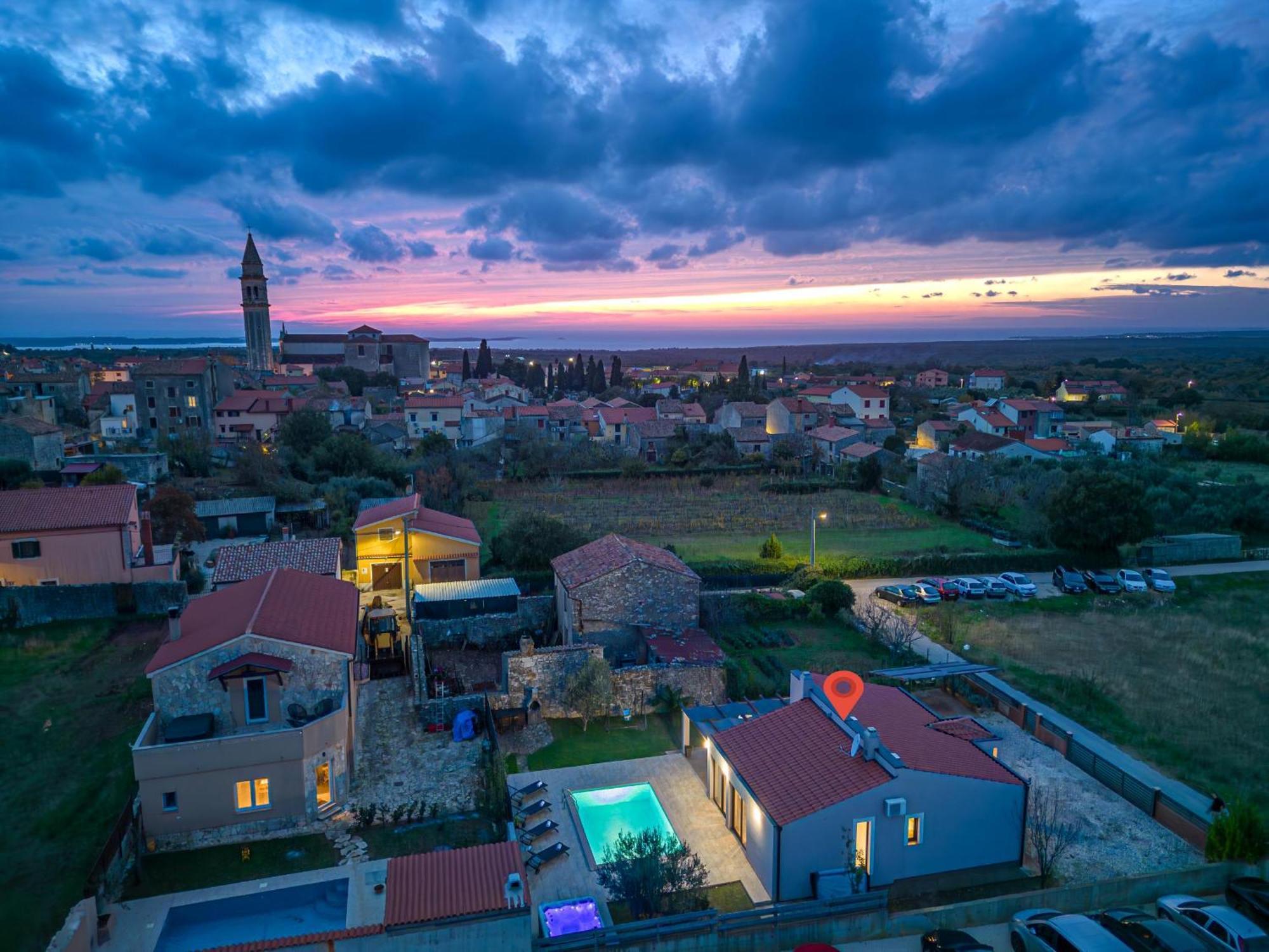 Bobo Family House With Pool Villa Воднян Екстериор снимка
